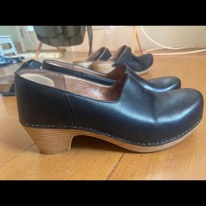 Very rare black leather dansko clogs 38 39